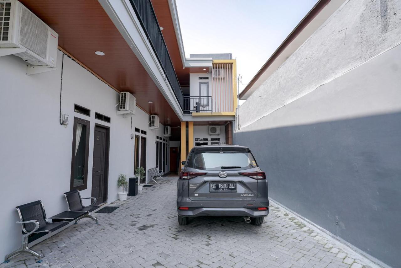 Reddoorz @ Jalan Urip Sumoharjo Lampung Hotell Bandar Lampung Exteriör bild